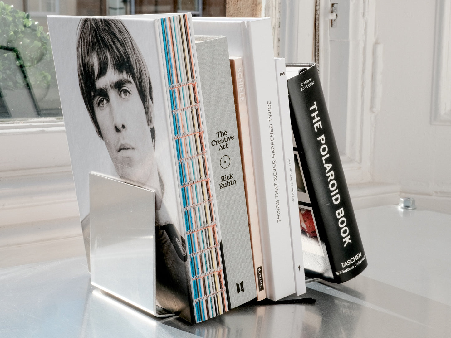 M-29 BOOK STAND